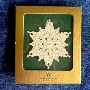 Wedgwood 2000 Jasperware Snowflake Ornament Retired Design